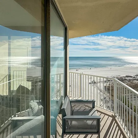 Whaler 5B Villa